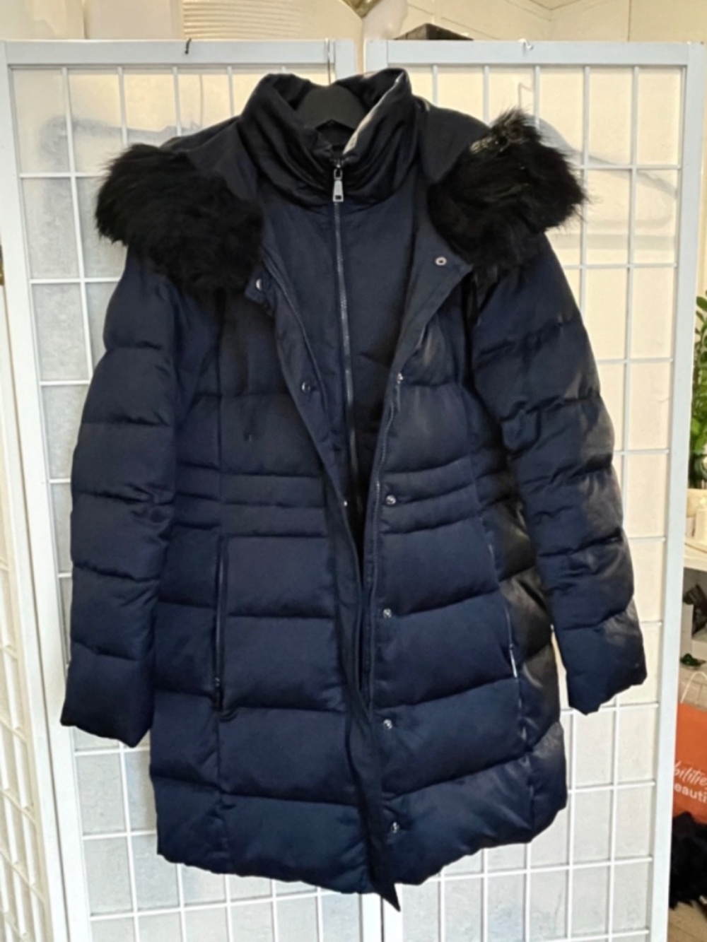 Tahari puffer coat with faux fur trim double zipper blue Large